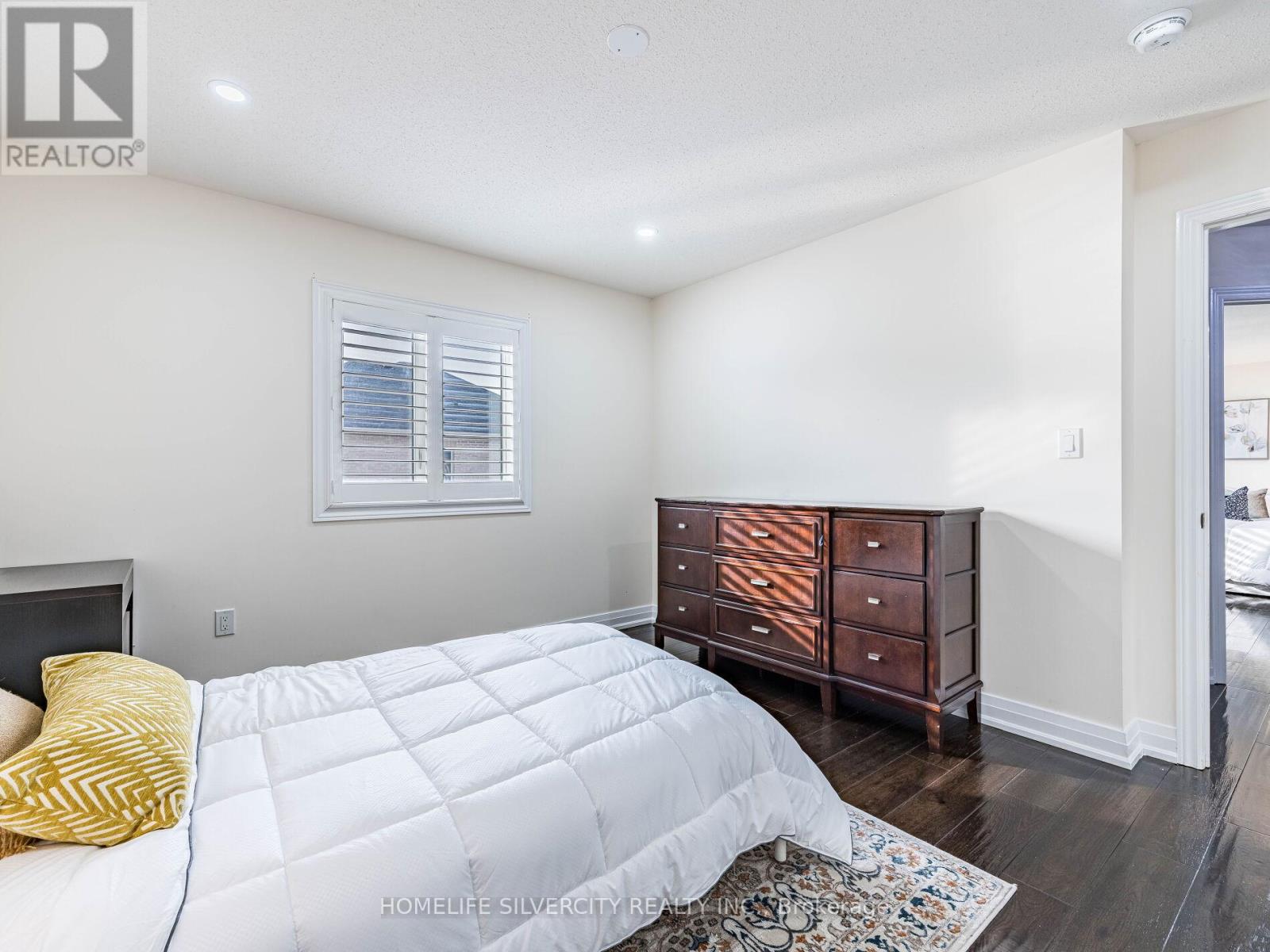 16 Cloncurry Street E, Brampton, Ontario  L6P 4G3 - Photo 27 - W12423381