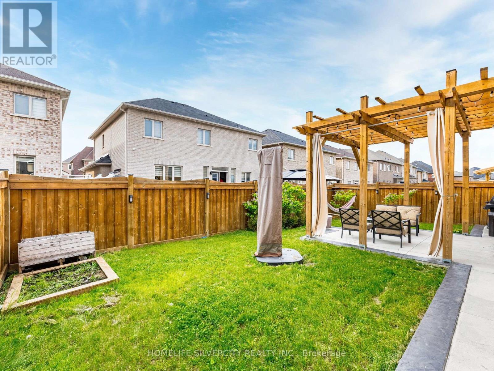 16 Cloncurry Street E, Brampton, Ontario  L6P 4G3 - Photo 50 - W12423381