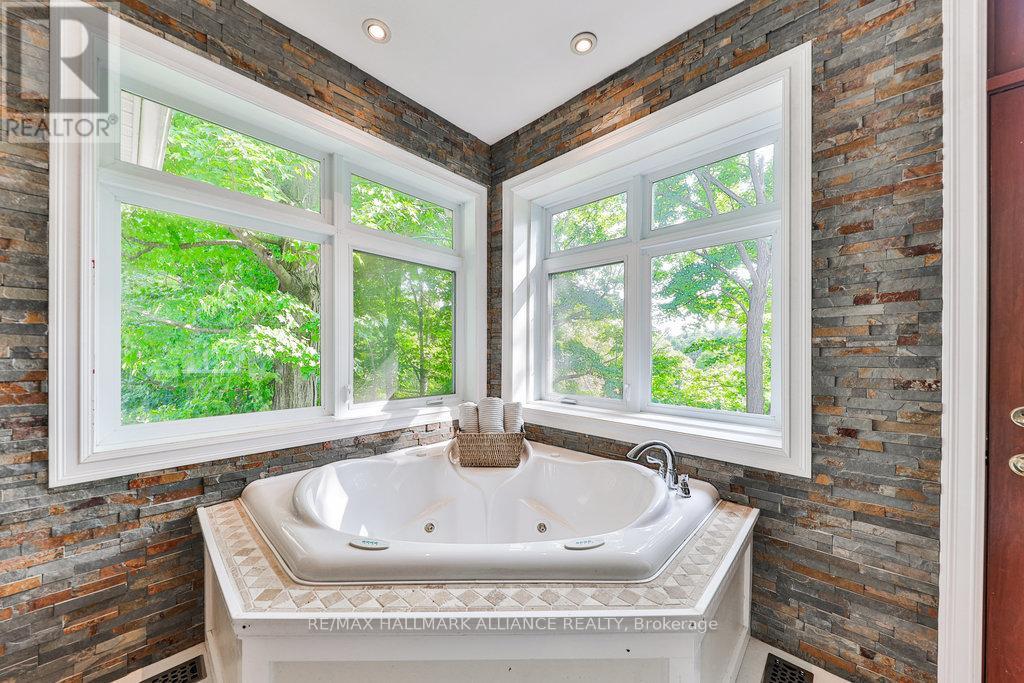 1200 Bronte Road, Oakville, Ontario  L6M 4G4 - Photo 31 - W12423384