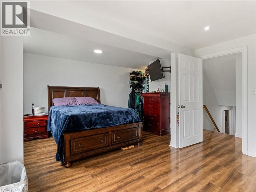 47 Canterbury Drive, St. Catharines, Ontario  L2P 3M6 - Photo 14 - 40772956