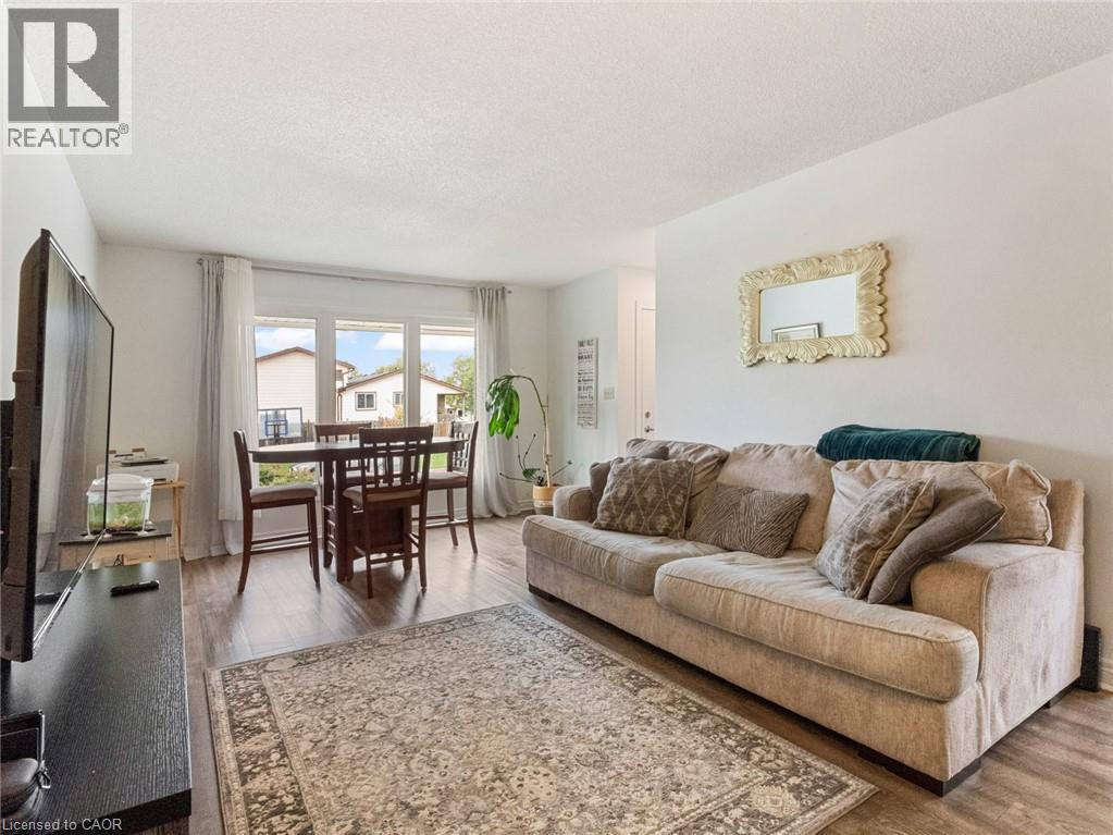 47 Canterbury Drive, St. Catharines, Ontario  L2P 3M6 - Photo 7 - 40772956
