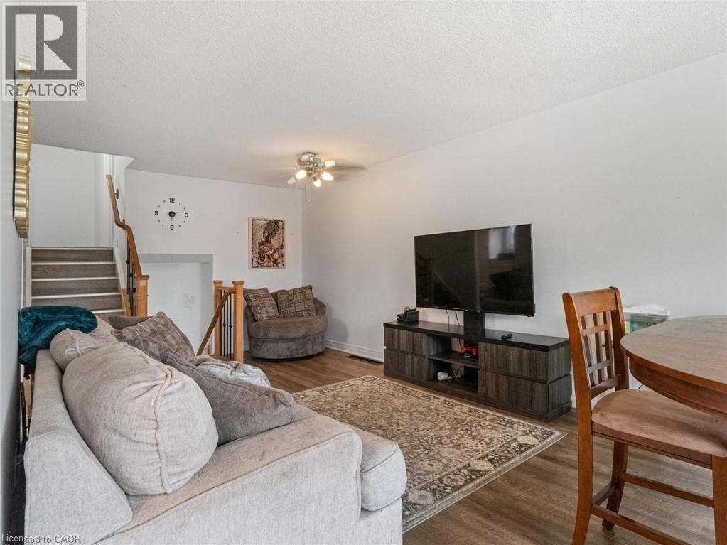47 Canterbury Drive, St. Catharines, Ontario  L2P 3M6 - Photo 9 - 40772956