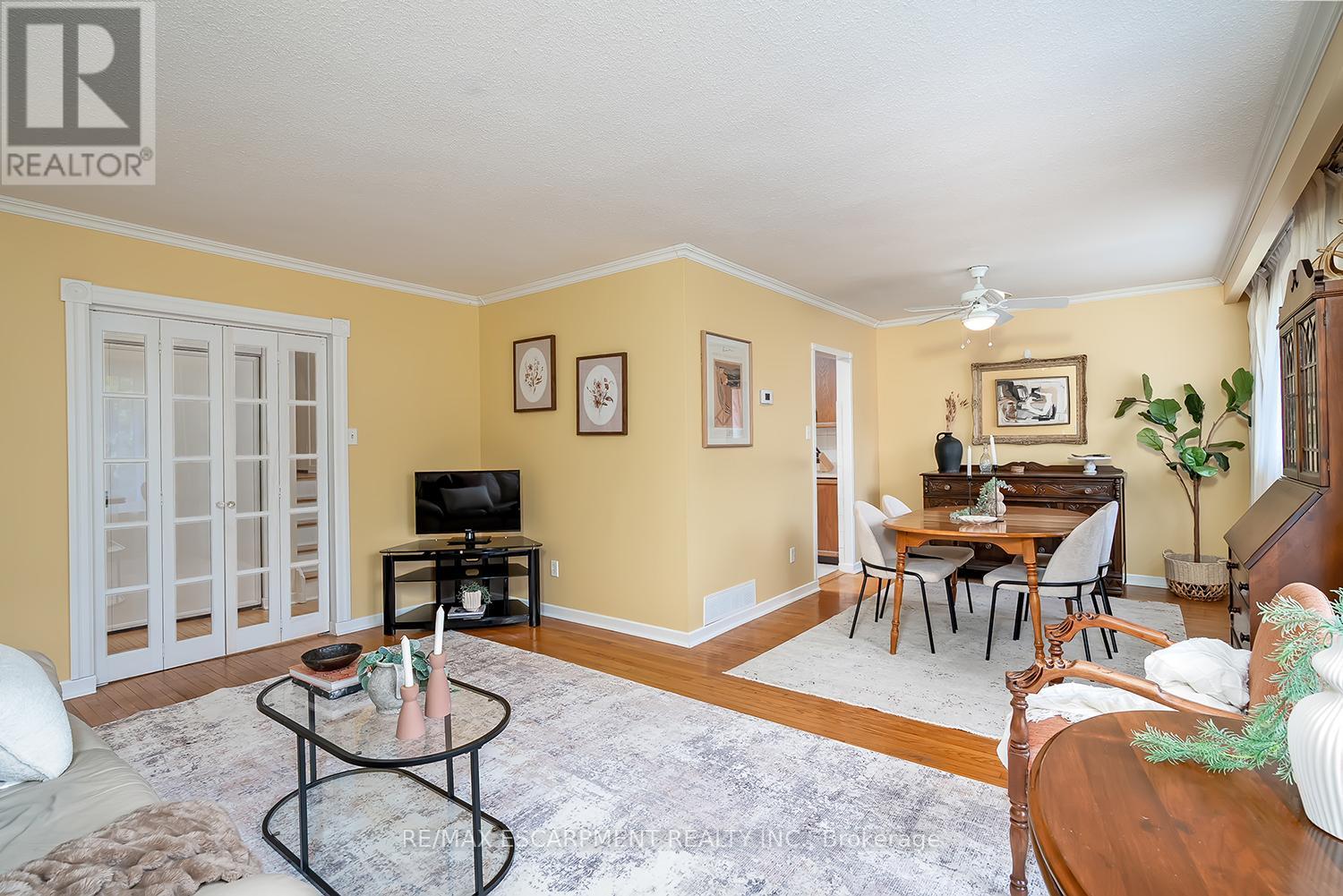 652 Ardleigh Crescent, Burlington, Ontario  L7L 4K8 - Photo 17 - W12423400