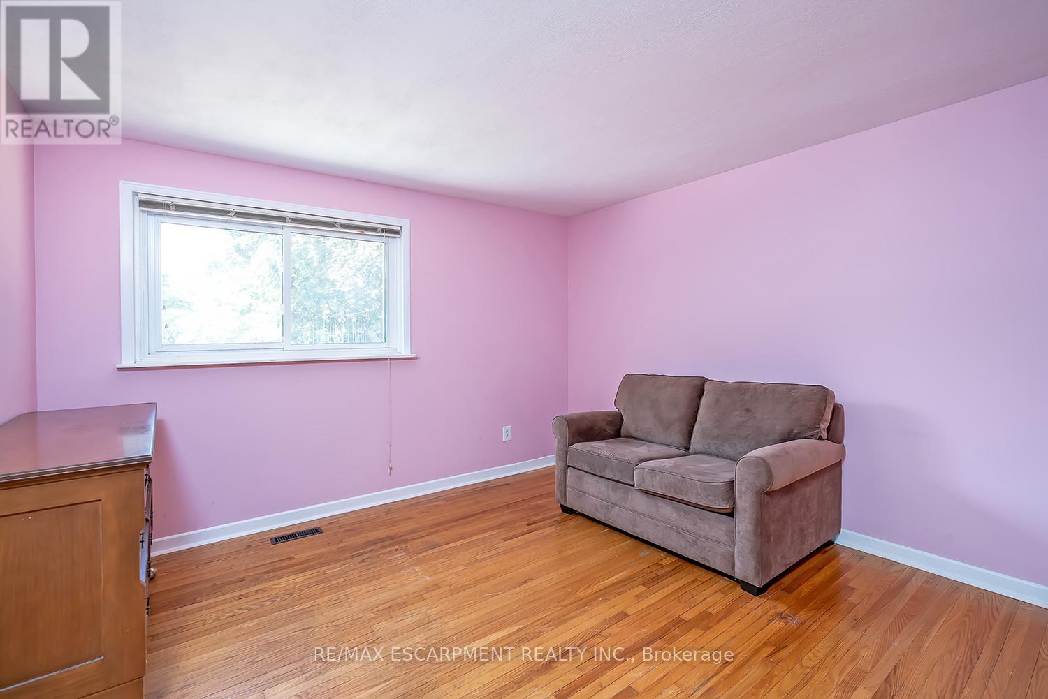 652 Ardleigh Crescent, Burlington, Ontario  L7L 4K8 - Photo 22 - W12423400