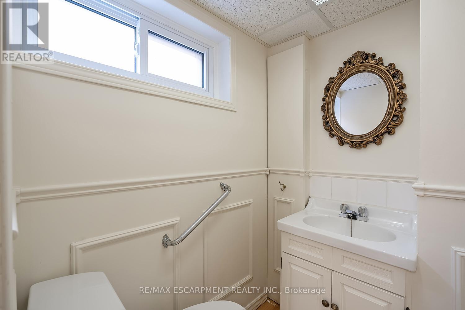 652 Ardleigh Crescent, Burlington, Ontario  L7L 4K8 - Photo 30 - W12423400