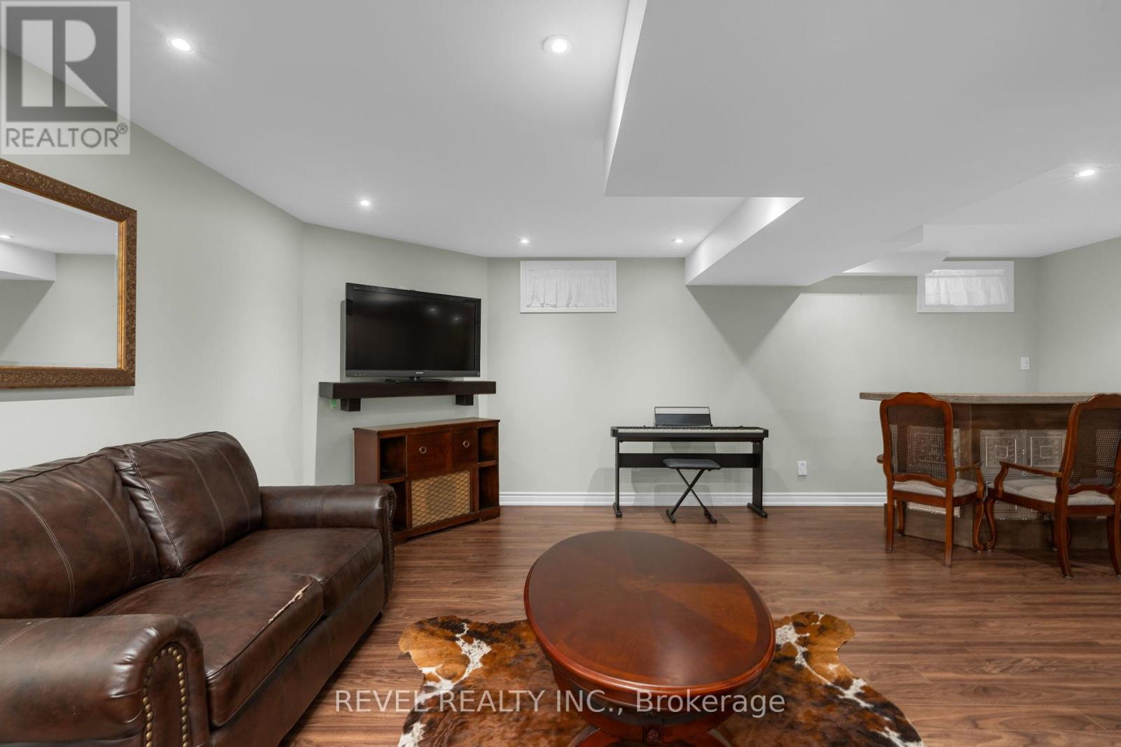 1058 Muriel Street, Innisfil, Ontario  L9S 4W7 - Photo 24 - N12339015