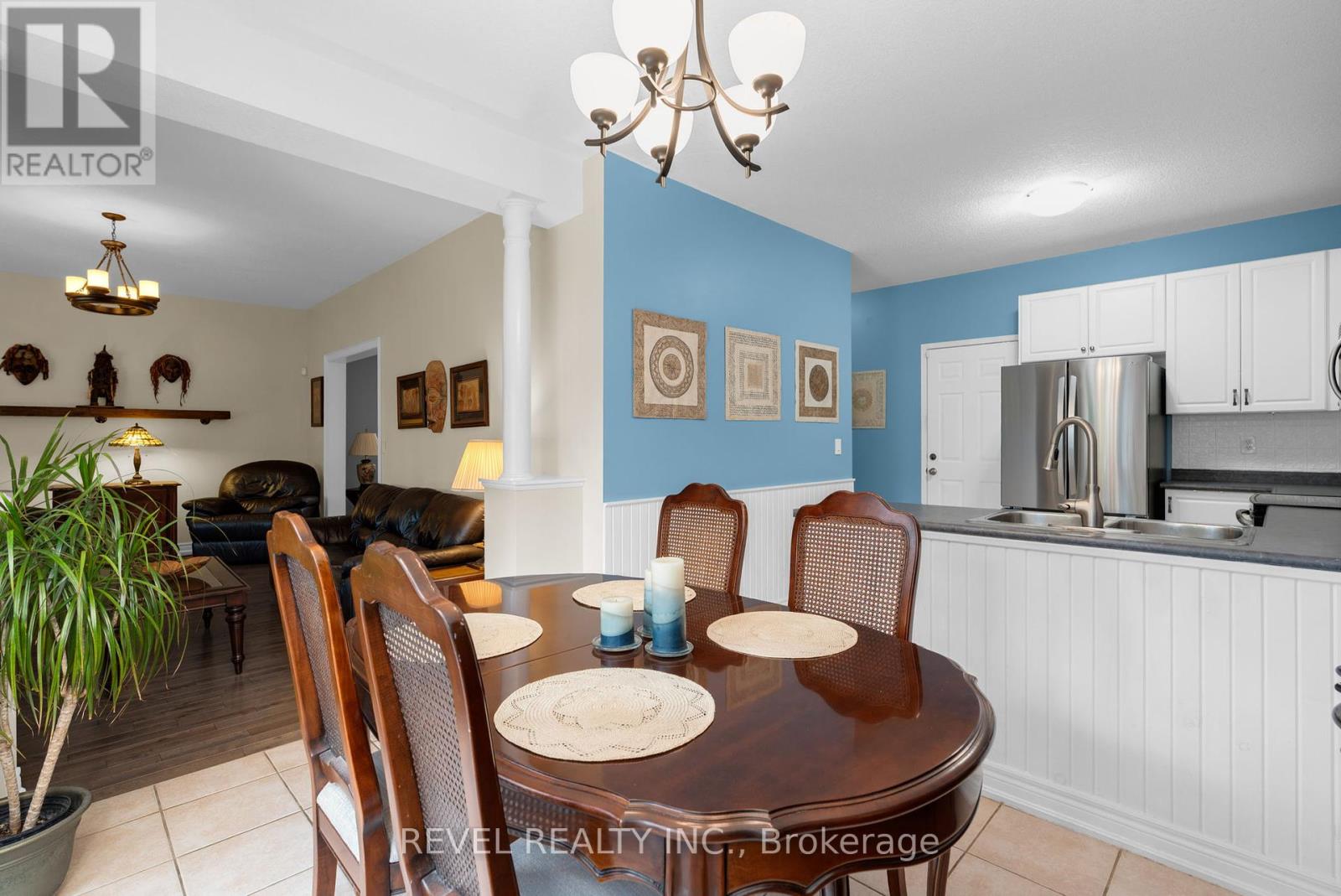 1058 Muriel Street, Innisfil, Ontario  L9S 4W7 - Photo 10 - N12339015
