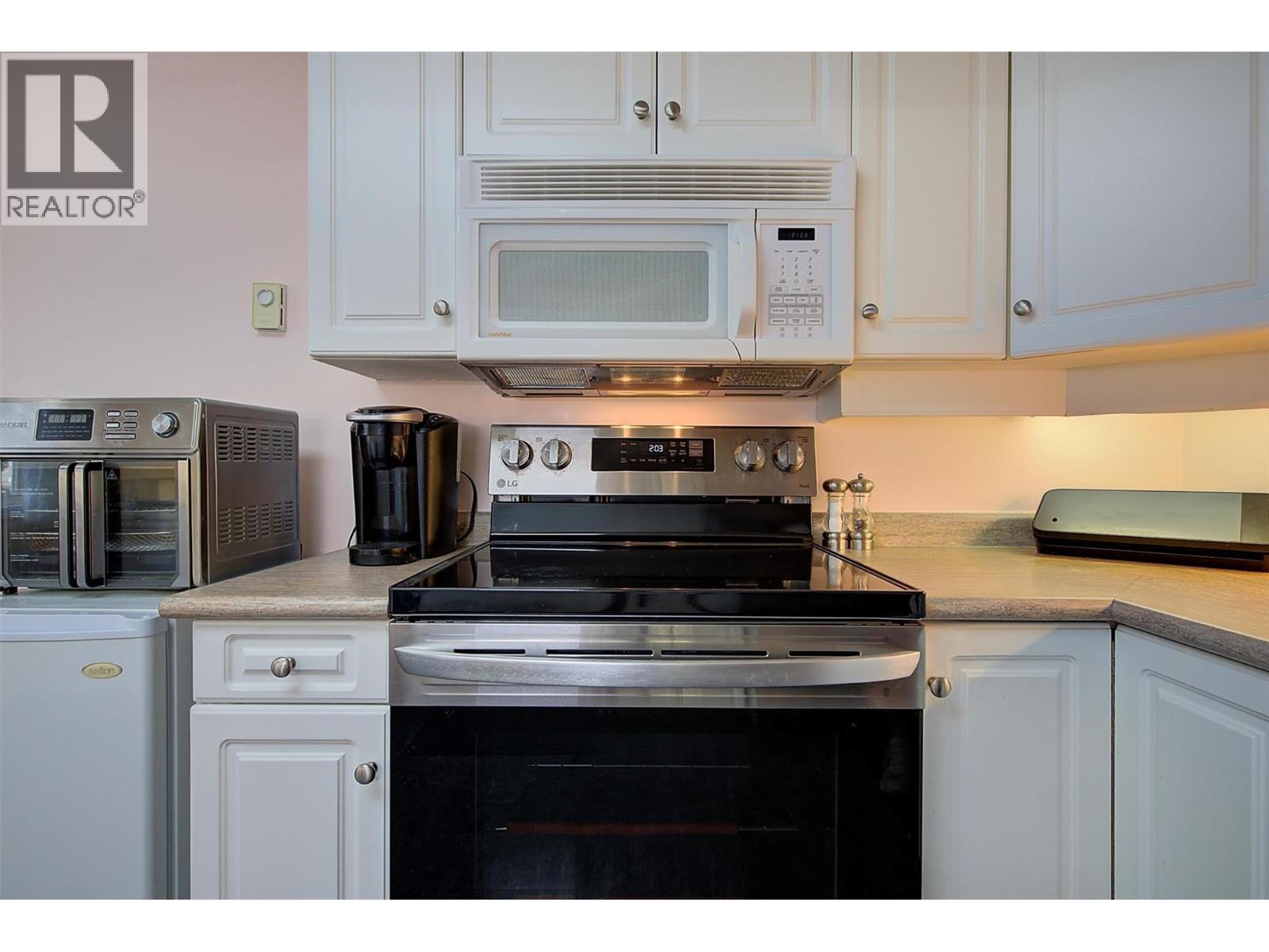 555 Houghton Road Unit# 203 Kelowna Photo 14