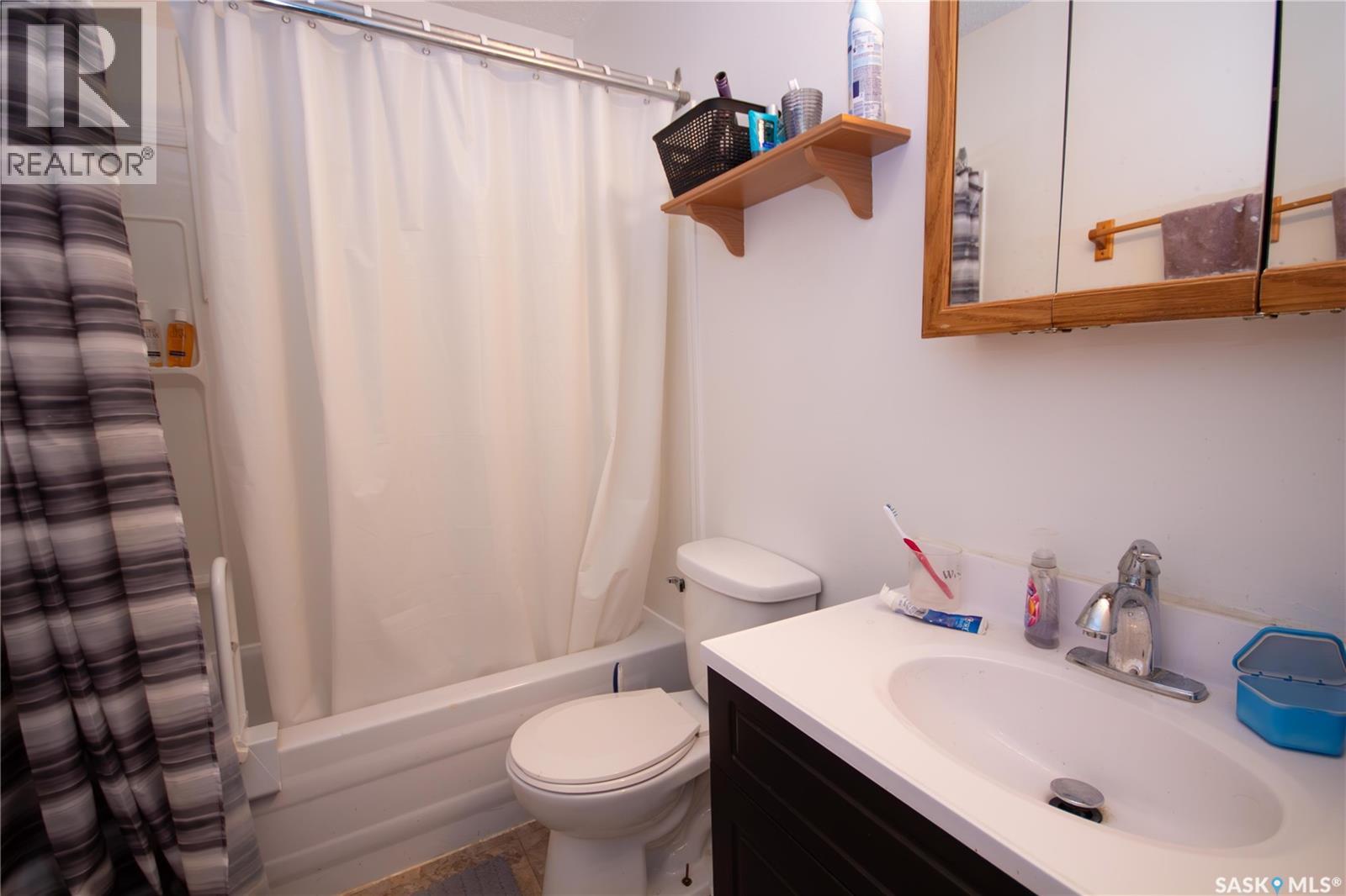 365 3rd Ave Crescent, Battleford, Saskatchewan  S0M 0E0 - Photo 7 - SK018703