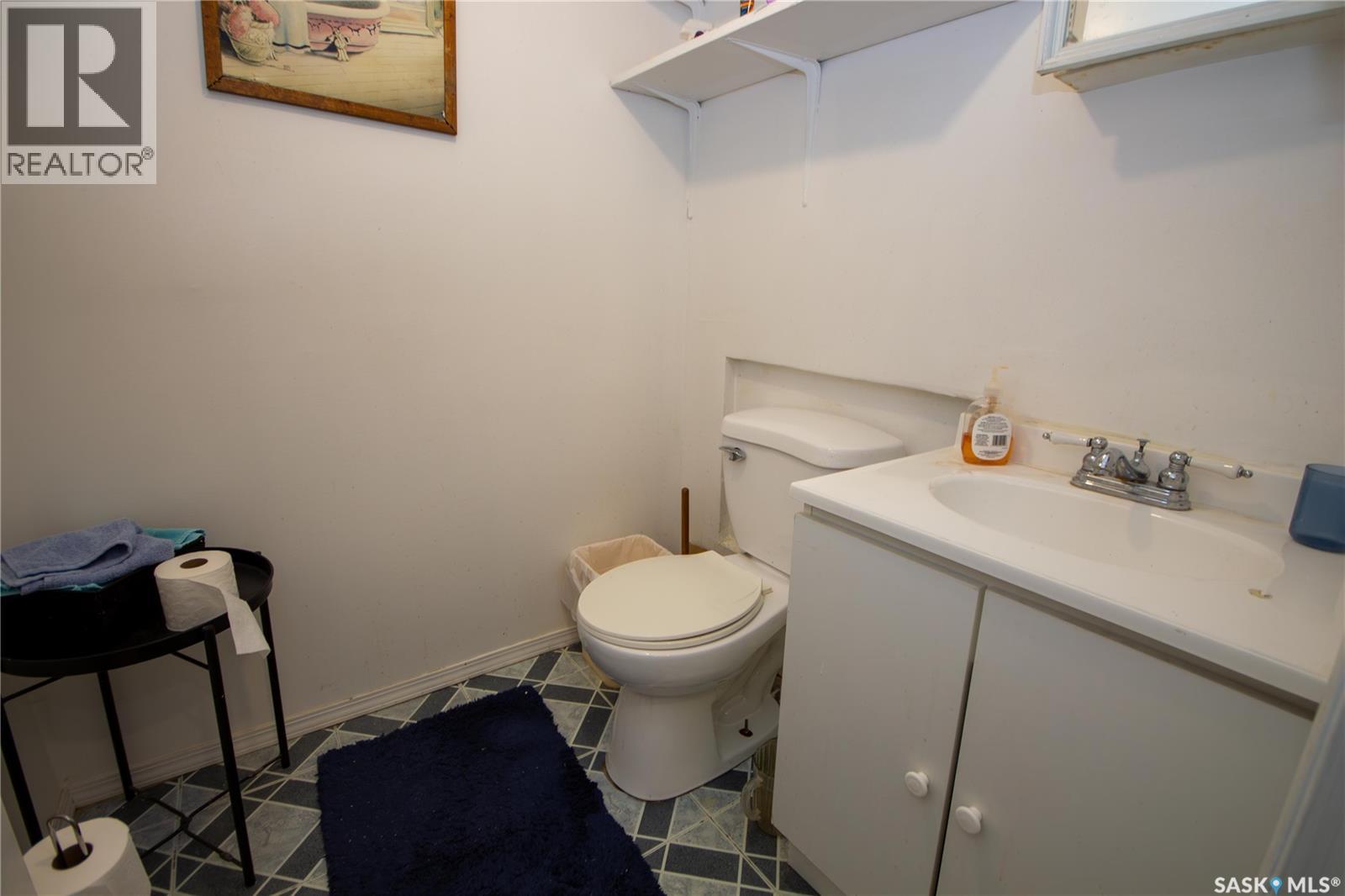 365 3rd Ave Crescent, Battleford, Saskatchewan  S0M 0E0 - Photo 9 - SK018703
