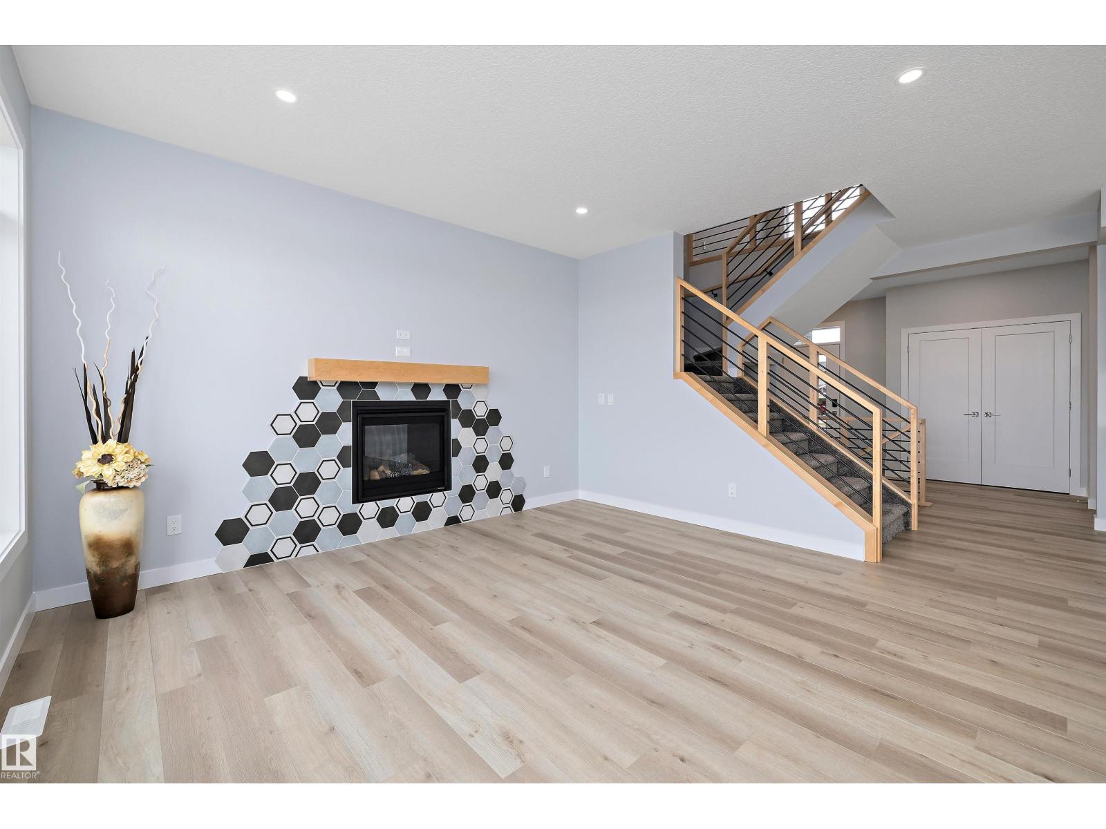 10214 92a Av, Morinville, Alberta  T8R 2R4 - Photo 8 - E4458800