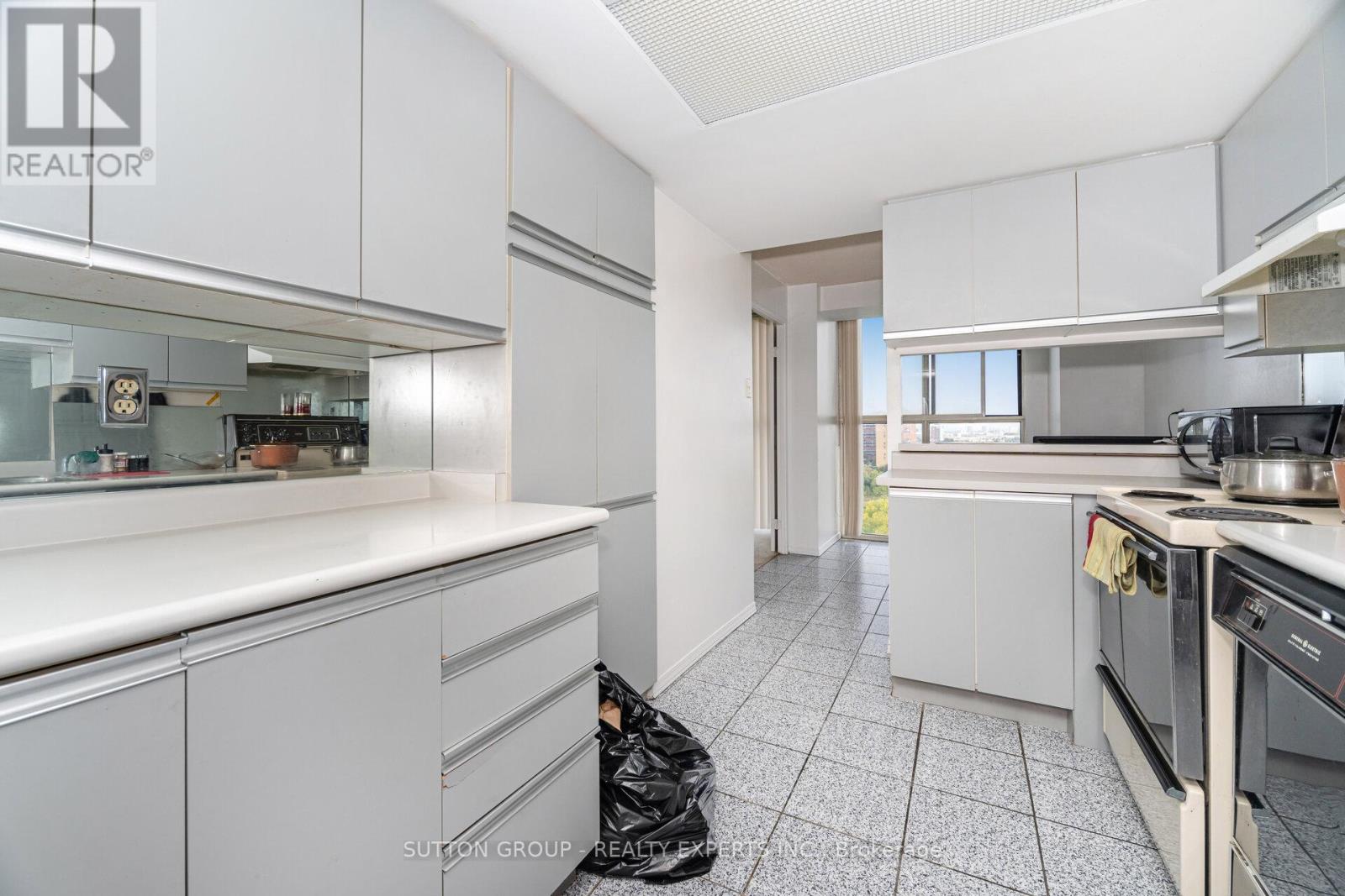 Lph2 #1302 - 600 Rexdale Boulevard, Toronto, Ontario  M9W 6T4 - Photo 24 - W12419624