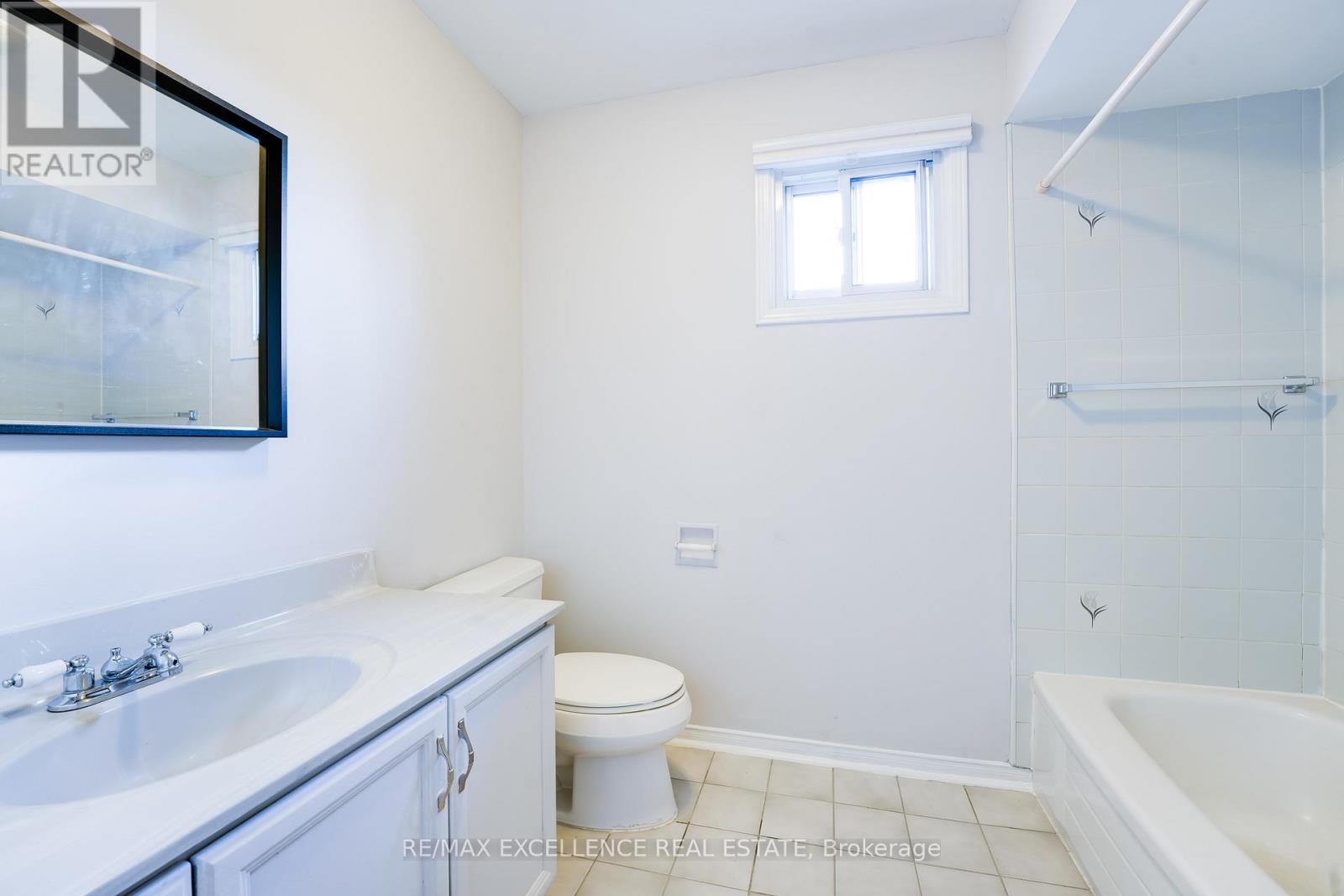 99 Castlehill Road, Brampton, Ontario  L6X 4C3 - Photo 30 - W12417623