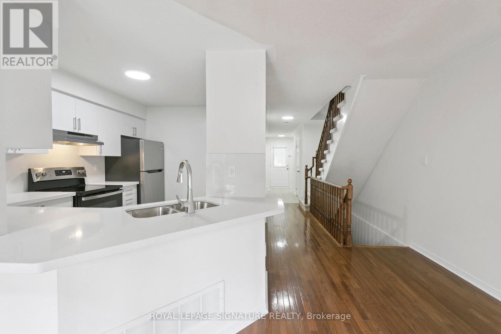 49 - 3150 Erin Centre Boulevard, Mississauga, Ontario  L5M 7Z2 - Photo 4 - W12422169