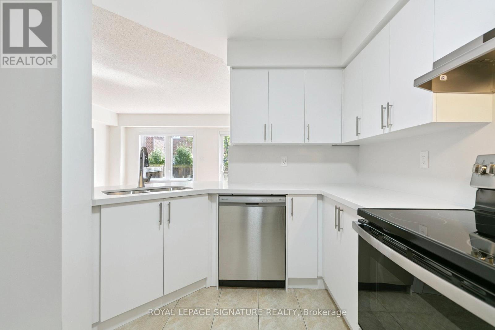 49 - 3150 Erin Centre Boulevard, Mississauga, Ontario  L5M 7Z2 - Photo 3 - W12422169