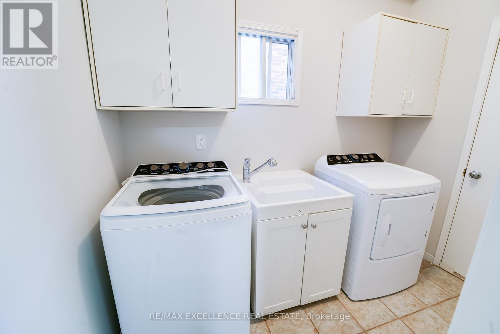 99 Castlehill Road, Brampton, Ontario  L6X 4C3 - Photo 20 - W12417623