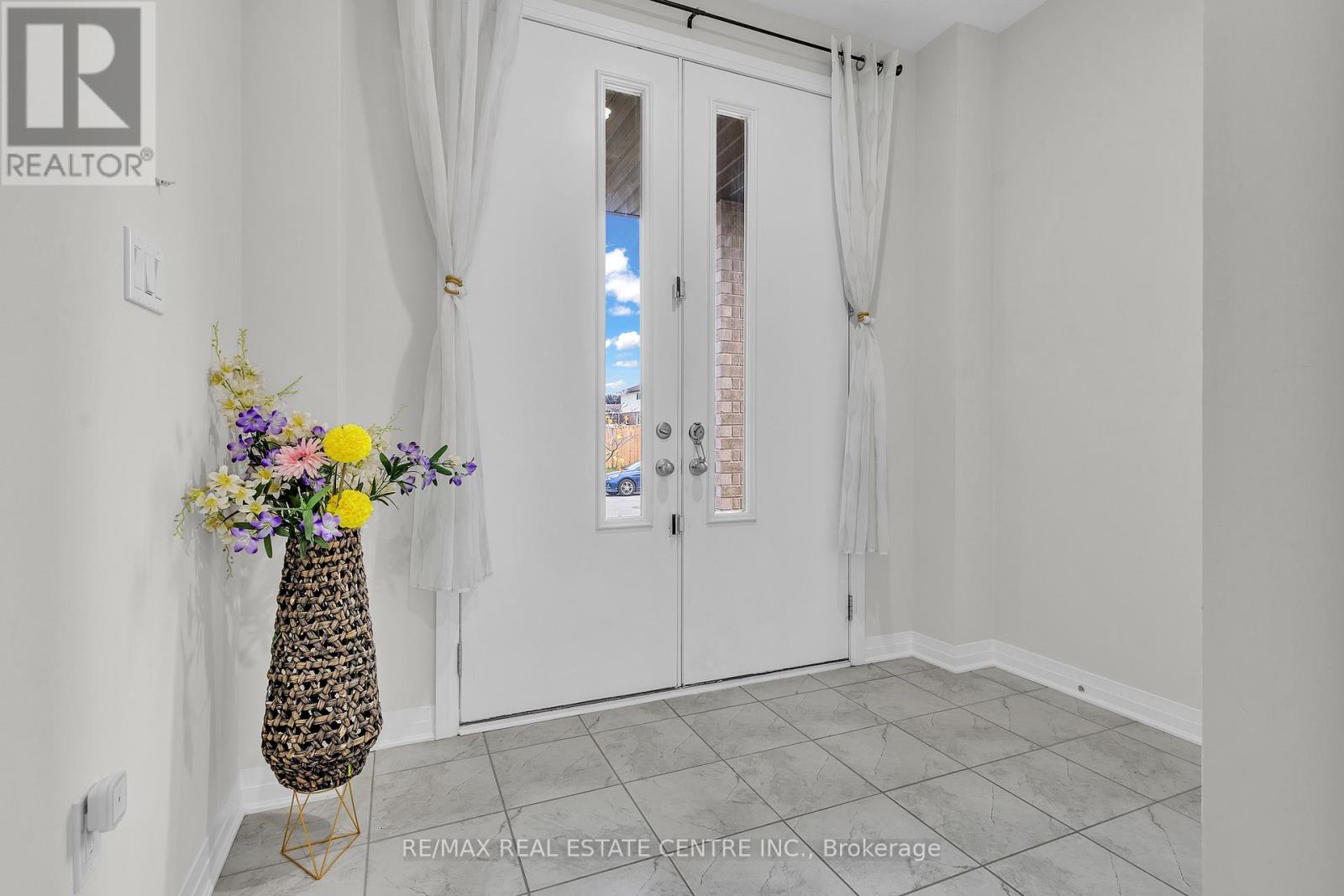 4 Slater Street, Cambridge, Ontario  N1R 0C4 - Photo 5 - X12423339