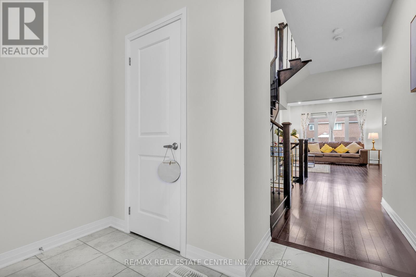 4 Slater Street, Cambridge, Ontario  N1R 0C4 - Photo 6 - X12423339