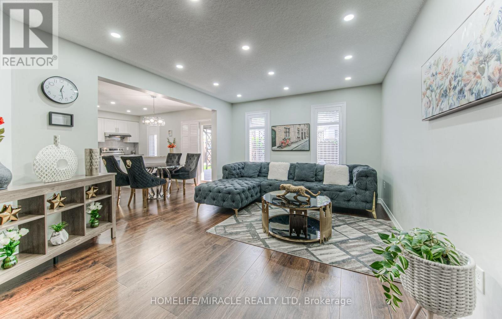 37 Albert Street, Cambridge, Ontario  N1R 3M7 - Photo 10 - X12423362