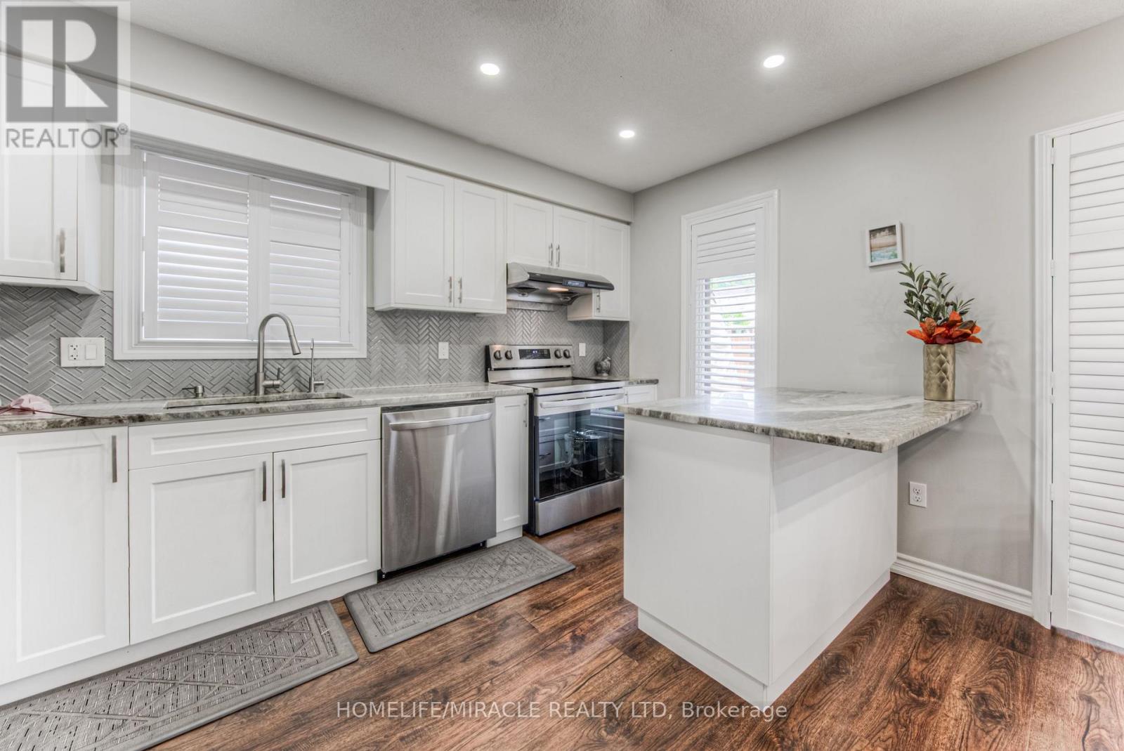 37 Albert Street, Cambridge, Ontario  N1R 3M7 - Photo 13 - X12423362