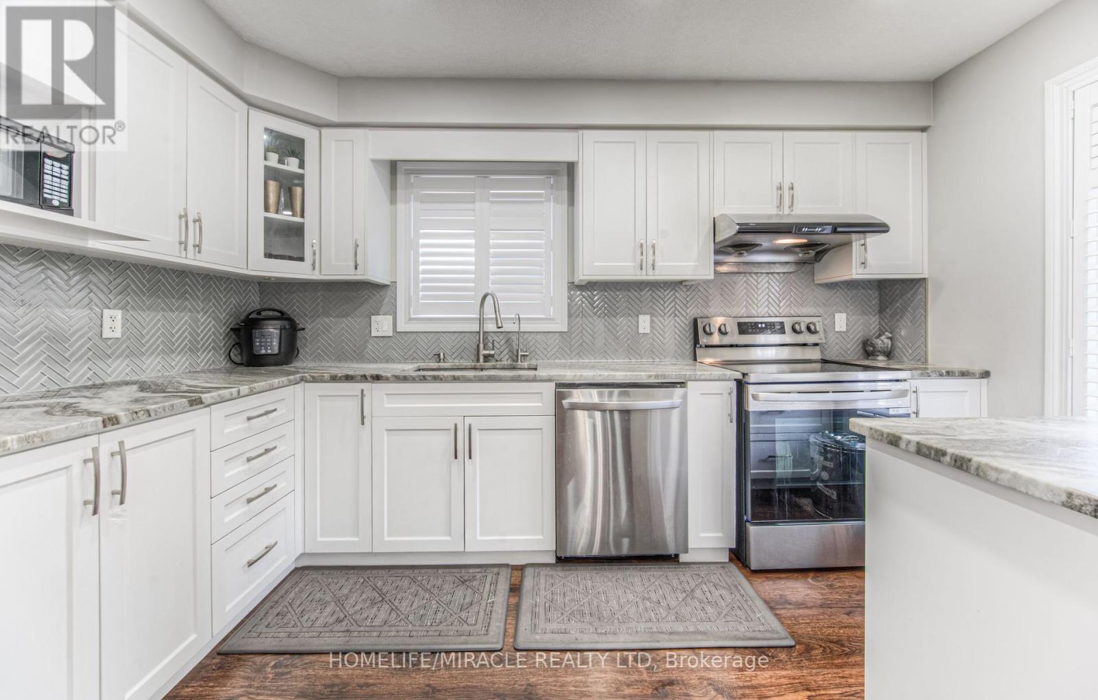 37 Albert Street, Cambridge, Ontario  N1R 3M7 - Photo 14 - X12423362