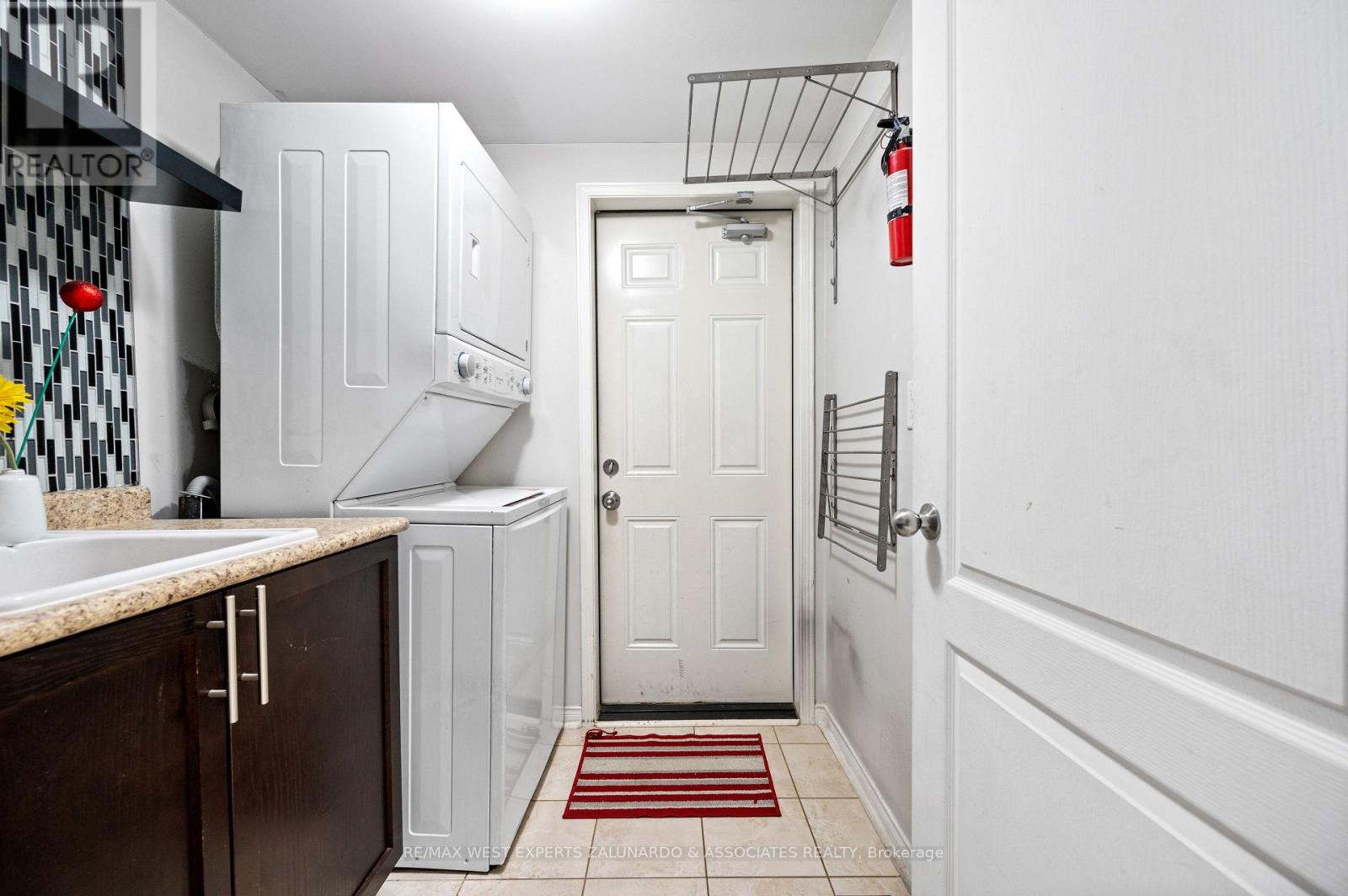 281 Meadowhawk Trail, Bradford West Gwillimbury, Ontario  L3Z 0K4 - Photo 16 - N12421558
