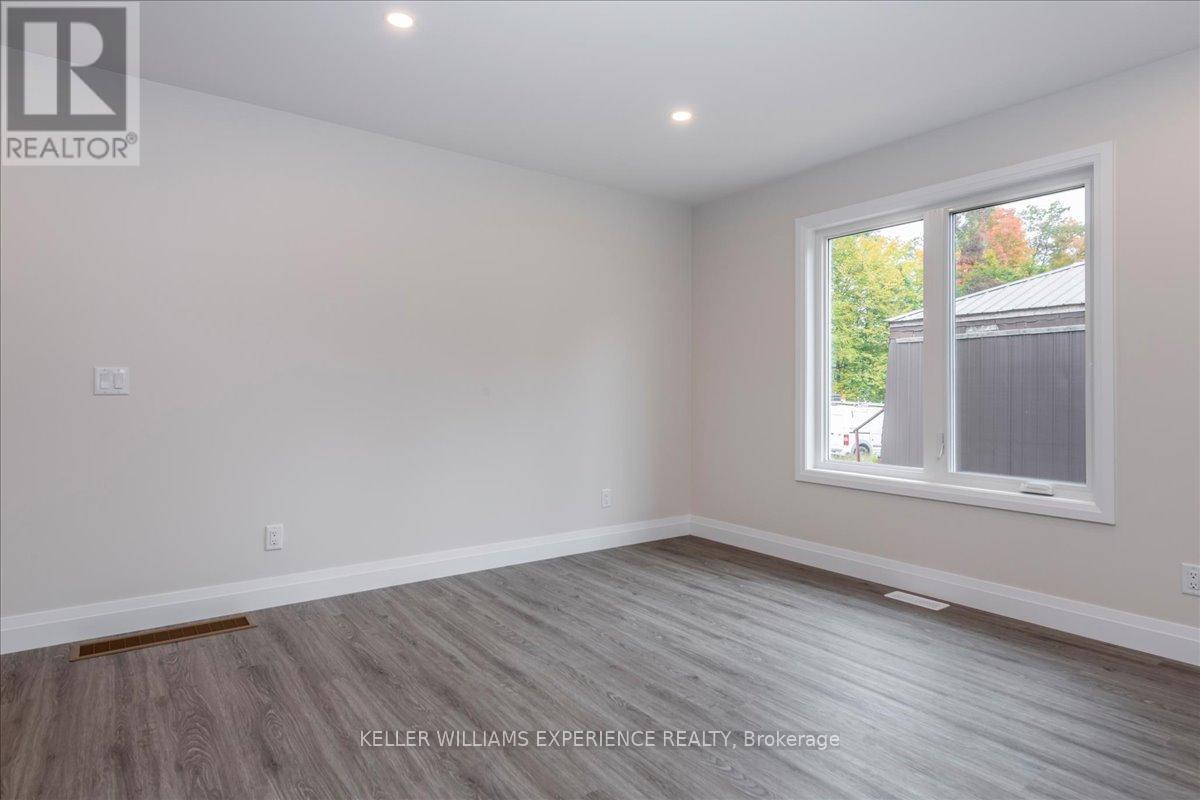 145 Pine Street W, Gravenhurst, Ontario  P1P 1B1 - Photo 17 - X12401478