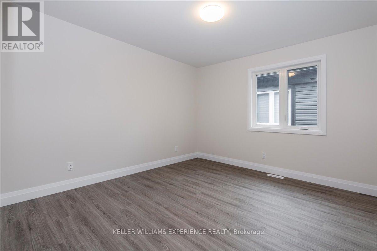145 Pine Street W, Gravenhurst, Ontario  P1P 1B1 - Photo 24 - X12401478