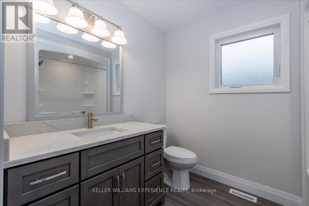 145 Pine Street W, Gravenhurst, Ontario  P1P 1B1 - Photo 13 - X12401478
