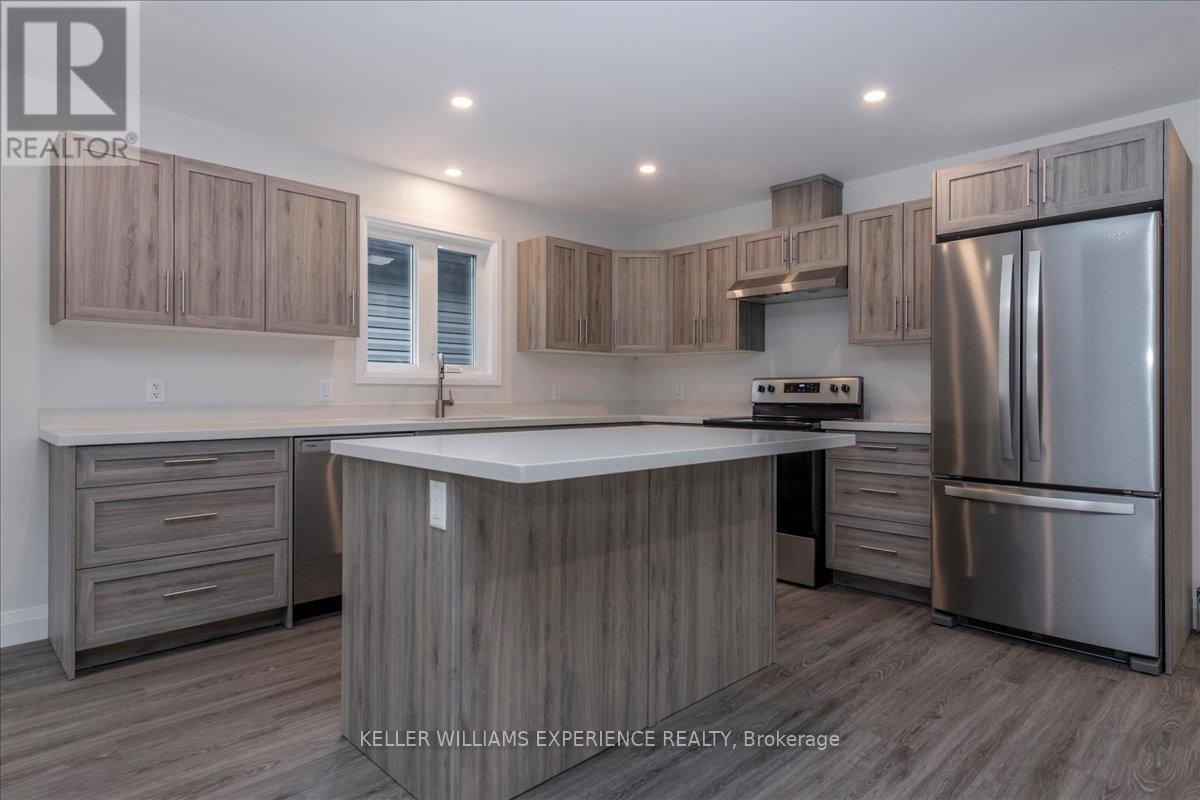 145 Pine Street W, Gravenhurst, Ontario  P1P 1B1 - Photo 5 - X12401478