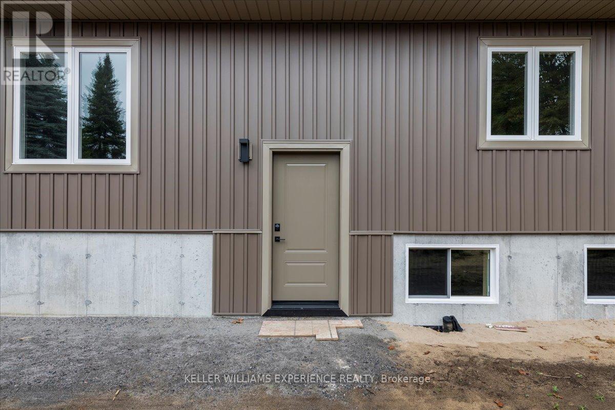 145 Pine Street W, Gravenhurst, Ontario  P1P 1B1 - Photo 9 - X12401478