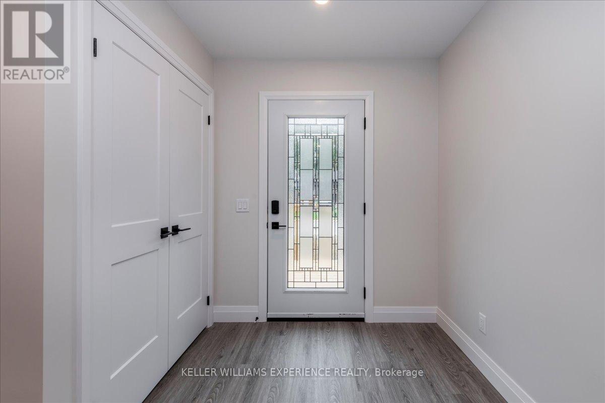 145 Pine Street W, Gravenhurst, Ontario  P1P 1B1 - Photo 4 - X12401478