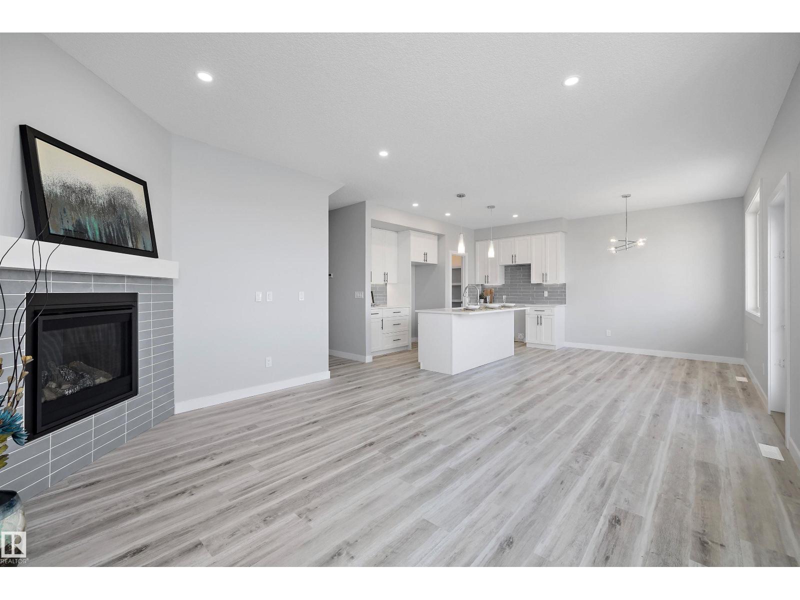 10238 92a Av, Morinville, Alberta  T8R 2R4 - Photo 9 - E4458797