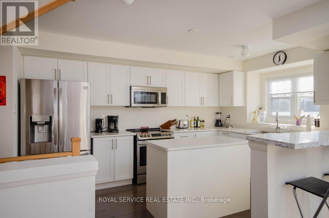 114 King William Way, Clarington, Ontario  L1C 7E8 - Photo 5 - E12423659