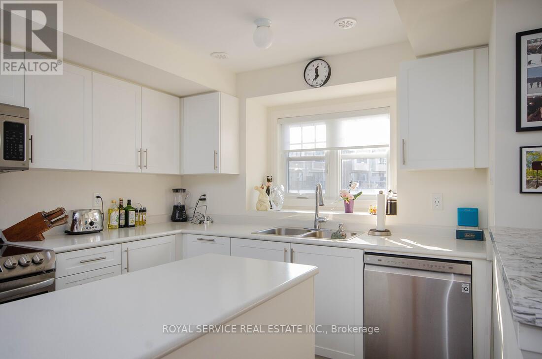 114 King William Way, Clarington, Ontario  L1C 7E8 - Photo 6 - E12423659