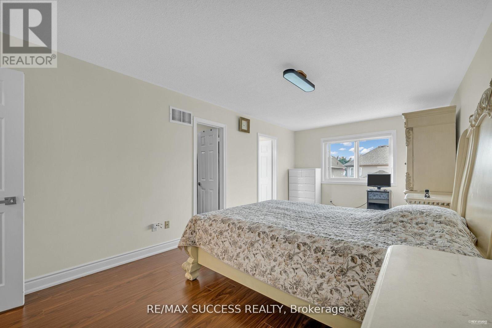 63 Blue Spruce Street, Brampton, Ontario  L6R 1C4 - Photo 16 - W12423001