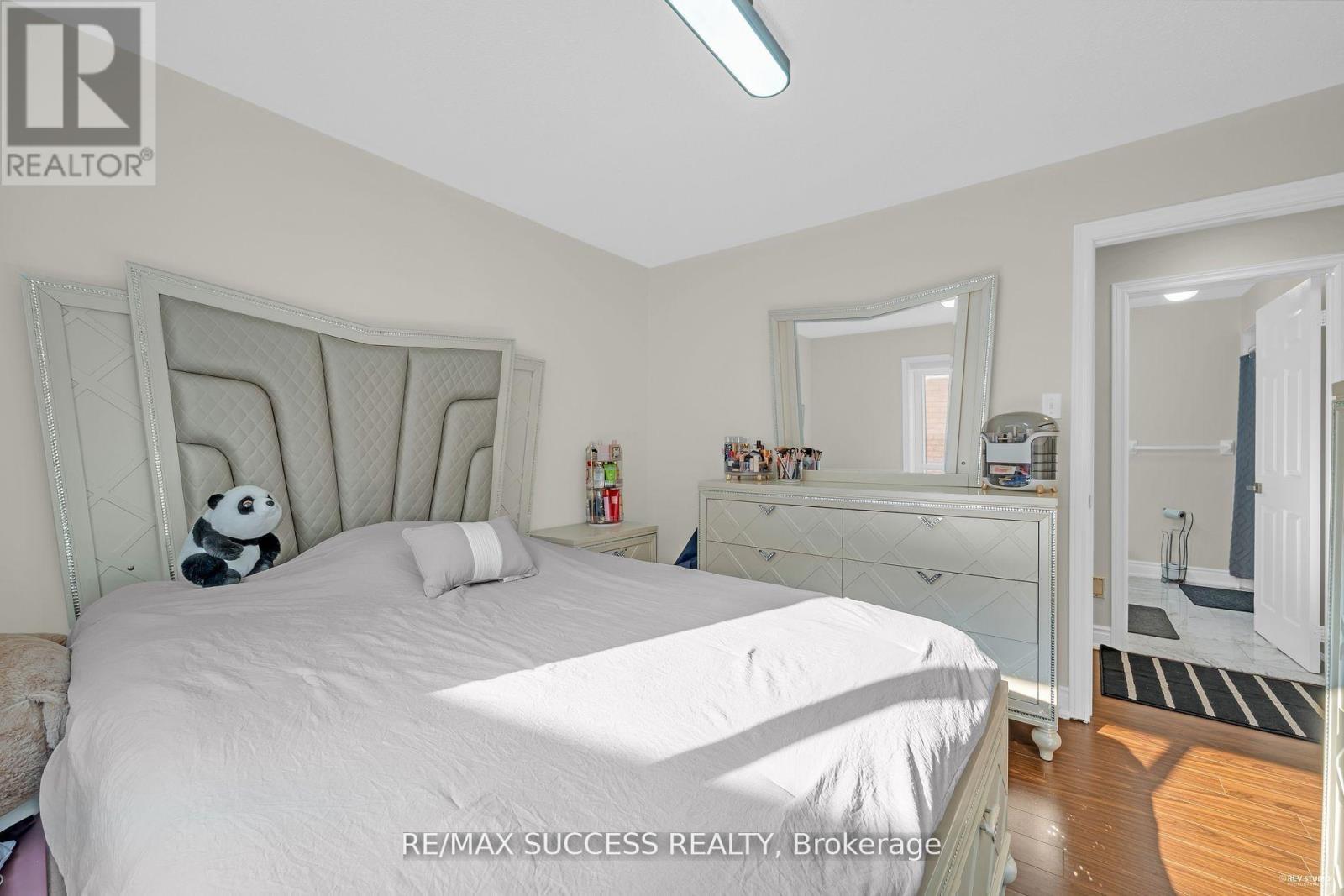 63 Blue Spruce Street, Brampton, Ontario  L6R 1C4 - Photo 18 - W12423001
