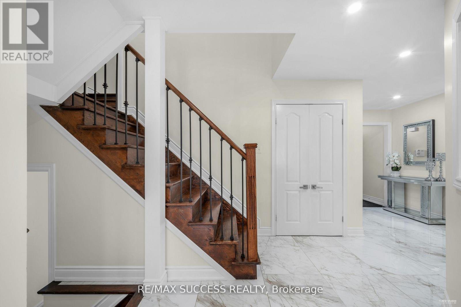 63 Blue Spruce Street, Brampton, Ontario  L6R 1C4 - Photo 13 - W12423001