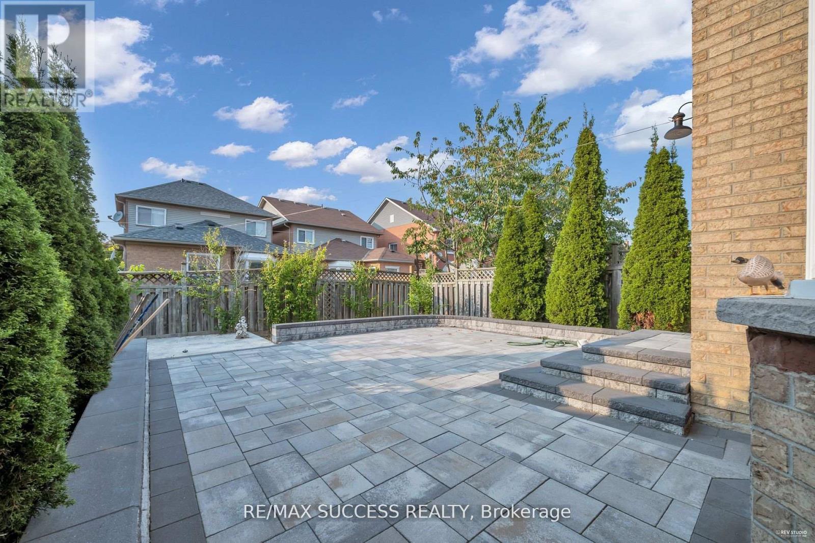 63 Blue Spruce Street, Brampton, Ontario  L6R 1C4 - Photo 20 - W12423001