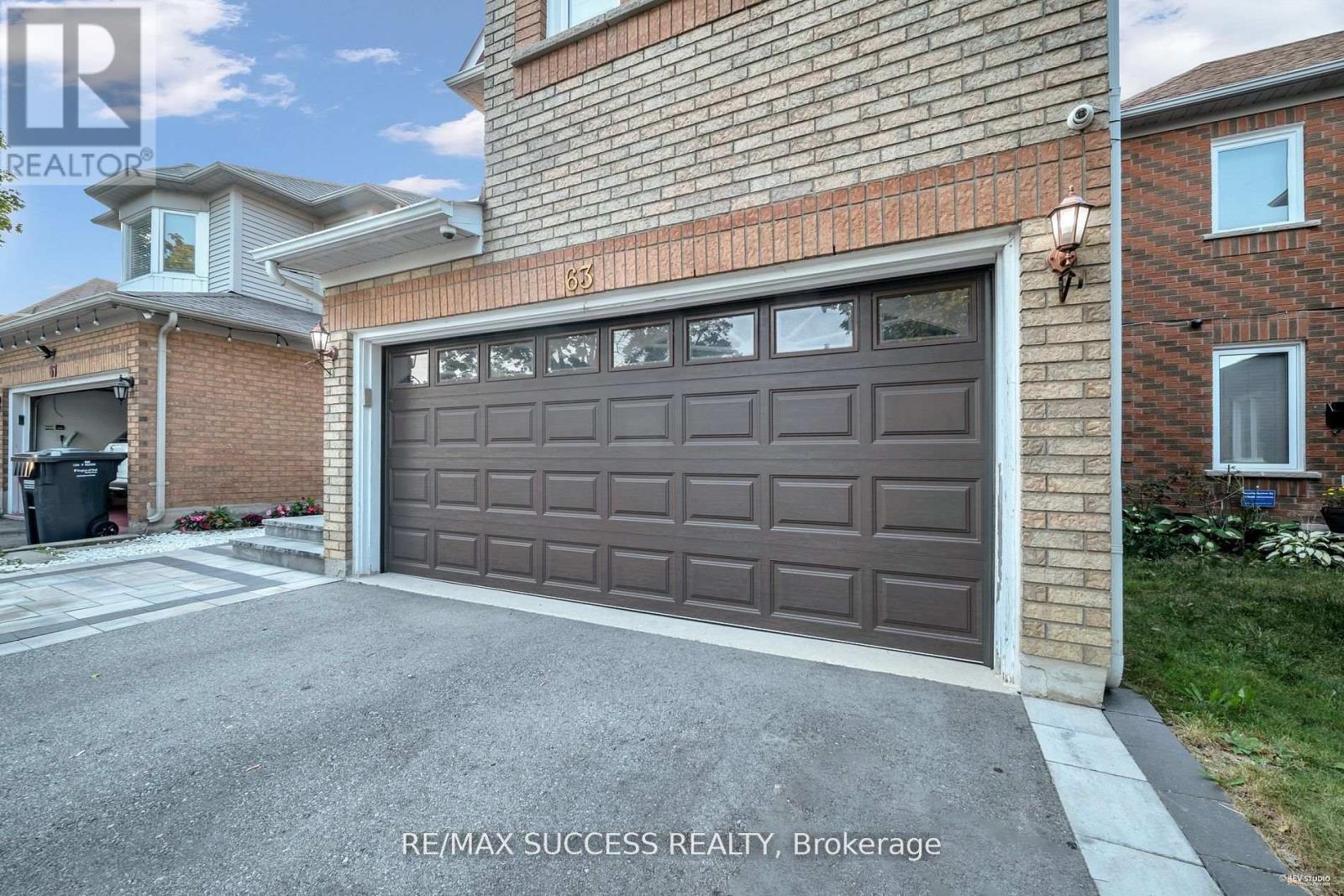 63 Blue Spruce Street, Brampton, Ontario  L6R 1C4 - Photo 2 - W12423001