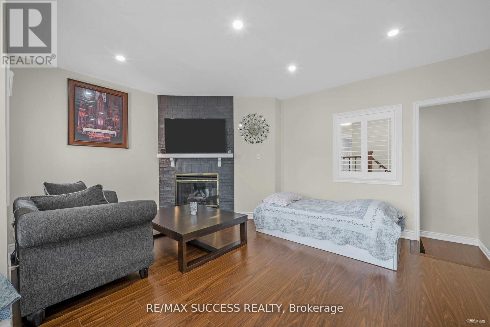 63 Blue Spruce Street, Brampton, Ontario  L6R 1C4 - Photo 24 - W12423001