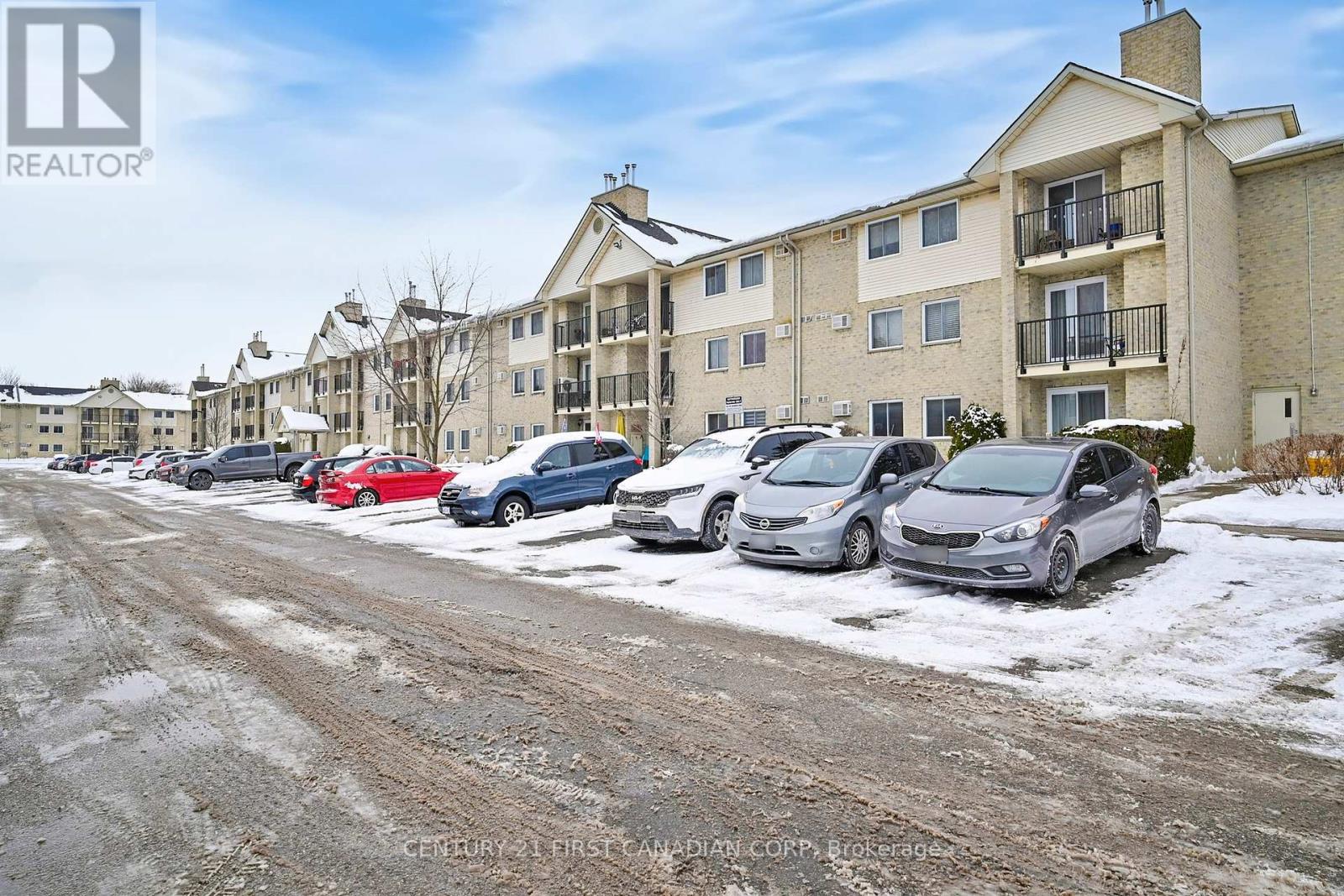 319 - 735 Deveron Crescent, London South, Ontario  N5Z 4X8 - Photo 3 - X12423627
