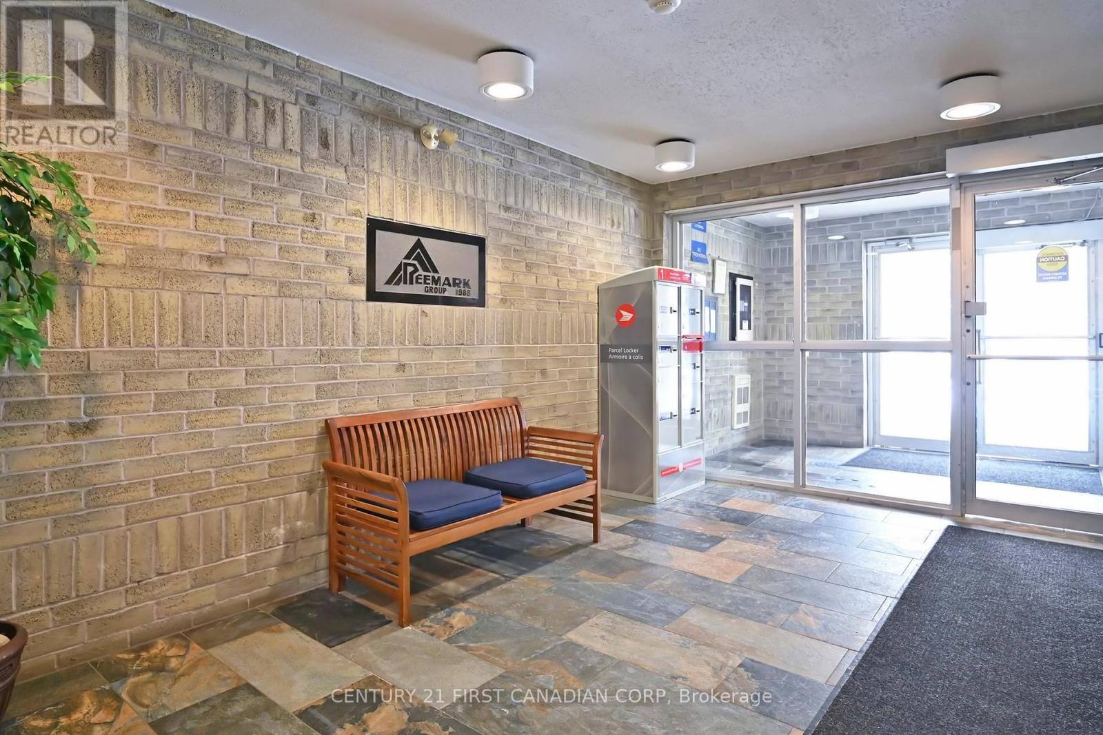 319 - 735 Deveron Crescent, London South, Ontario  N5Z 4X8 - Photo 5 - X12423627