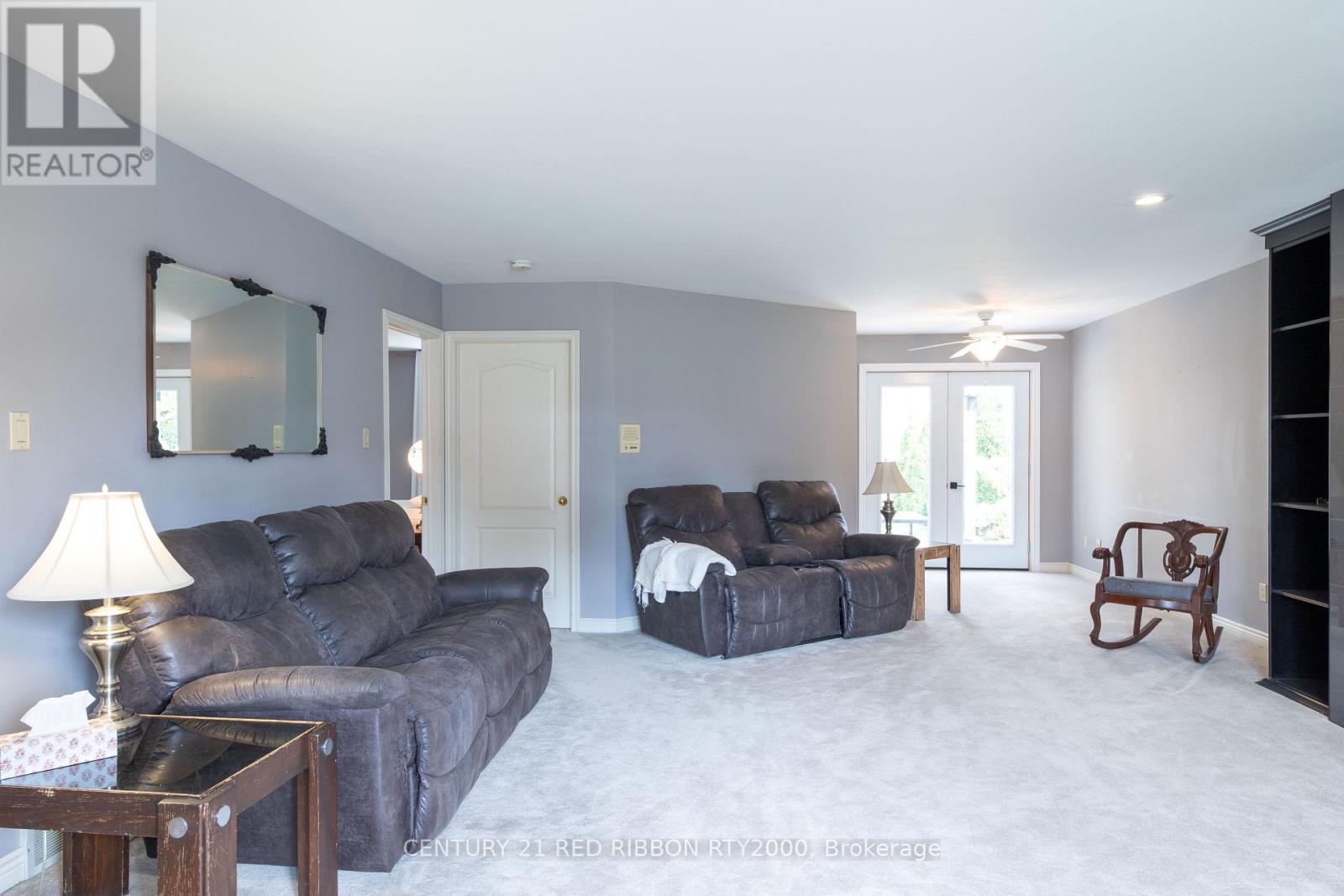 51 Queen Street, Strathroy-Caradoc, Ontario  N7G 2H5 - Photo 11 - X12423645