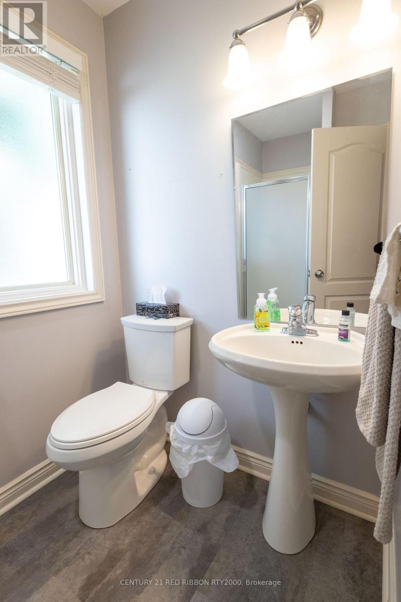51 Queen Street, Strathroy-Caradoc, Ontario  N7G 2H5 - Photo 30 - X12423645