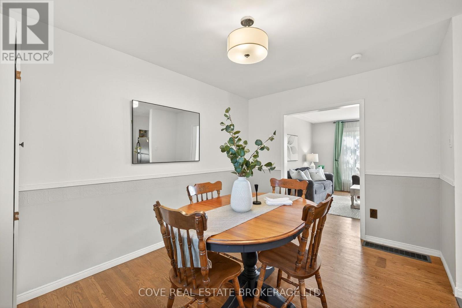 40 Hawkesbury Avenue, London East, Ontario  N5V 2K1 - Photo 10 - X12423656
