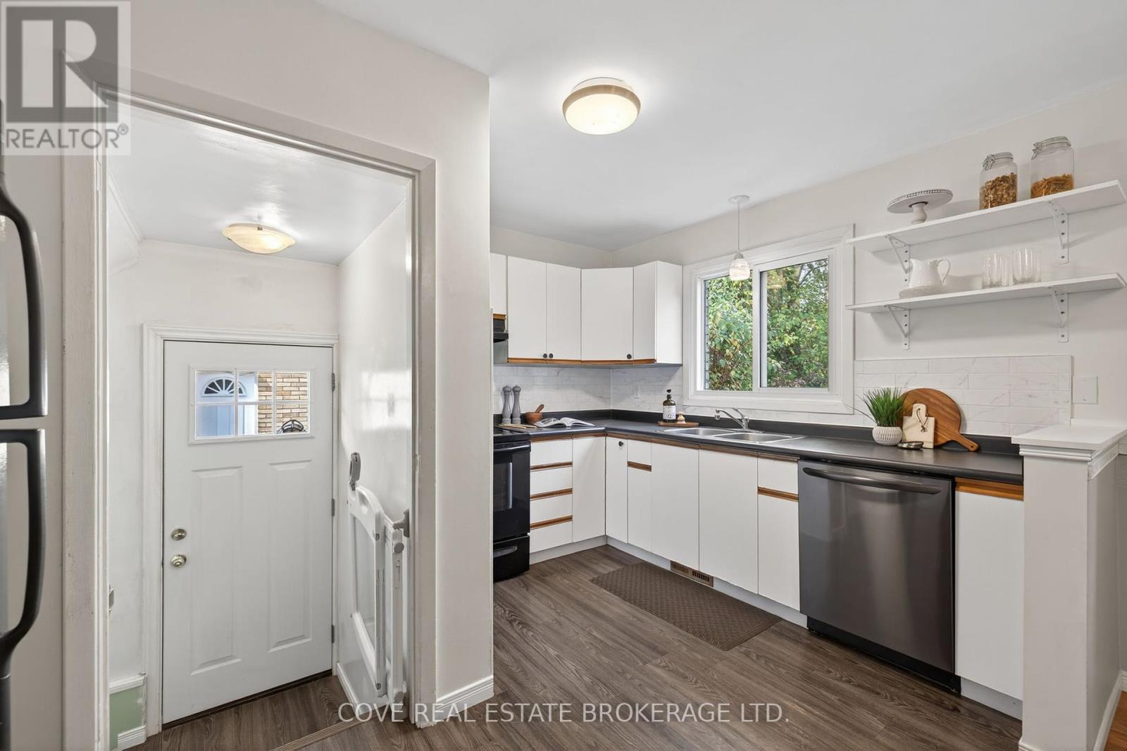 40 Hawkesbury Avenue, London East, Ontario  N5V 2K1 - Photo 11 - X12423656