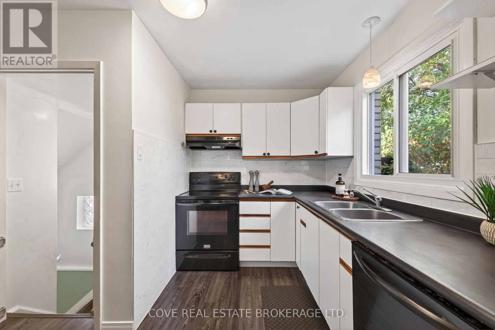 40 Hawkesbury Avenue, London East, Ontario  N5V 2K1 - Photo 13 - X12423656