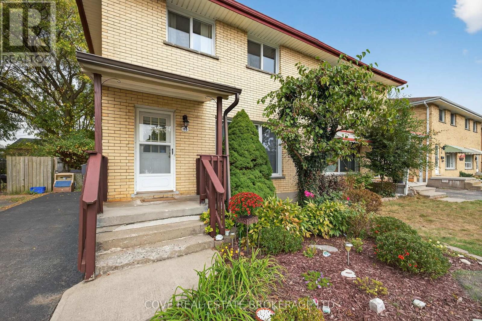 40 Hawkesbury Avenue, London East, Ontario  N5V 2K1 - Photo 3 - X12423656
