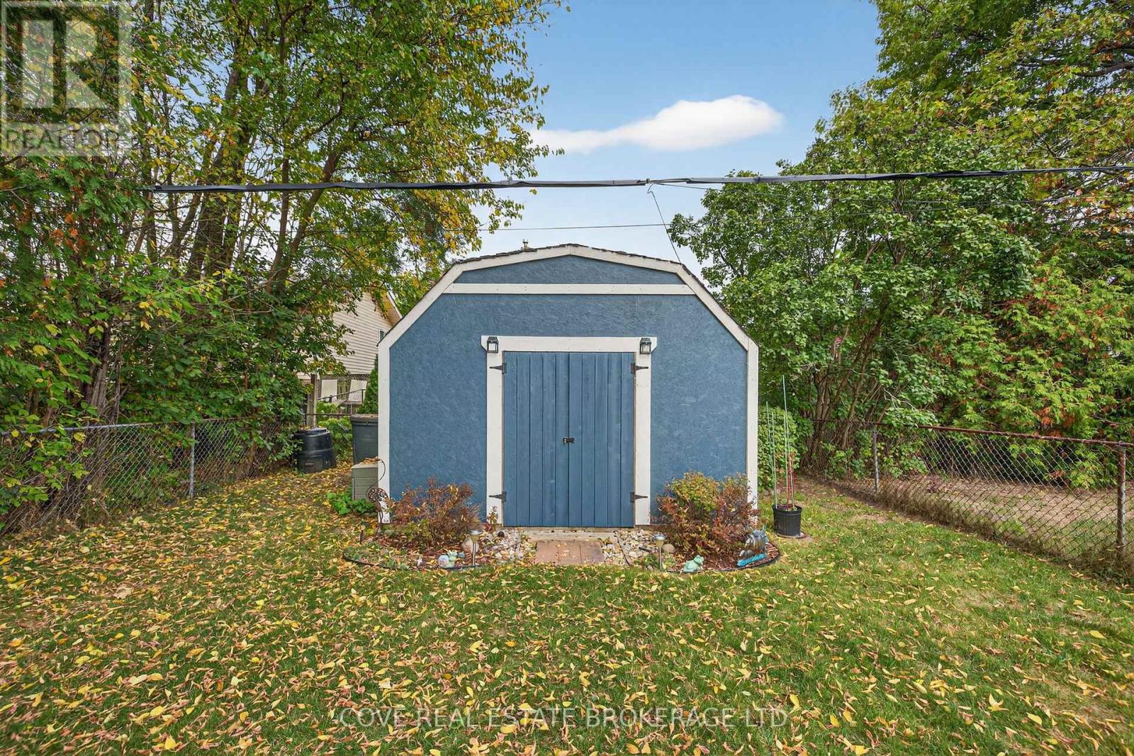 40 Hawkesbury Avenue, London East, Ontario  N5V 2K1 - Photo 39 - X12423656
